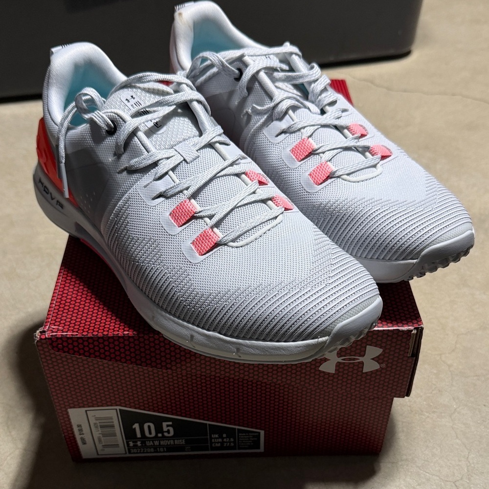 NIB Under Armour Women's HOVR Rise Cross Trainer